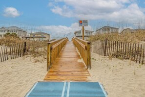 House (4 Bedrooms) | Interior - Steps to Sand! Family Ocean Isle Beach Retreat (Ocean Isle Beach)