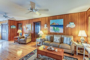 House (4 Bedrooms) | Interior - Steps to Sand! Family Ocean Isle Beach Retreat (Ocean Isle Beach)