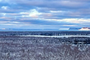 Apartment (1 Bedroom) | Interior - 1BR Upper Level Retreat w/ a Furnished Deck (Beulah)