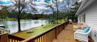 3BR Lakefront Lake Murray w/ Dock, Dog Friendly