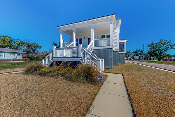 3br Home Near Beach W/ Views, Deck & Grill - Gulfport, MS