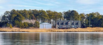 'the Bayside Escape' Remote Chesapeake Bay Estate