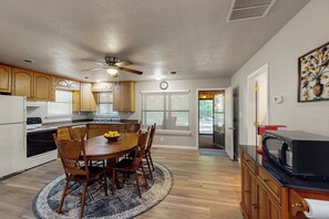 Nhà (2 Bedrooms) | Nội thất