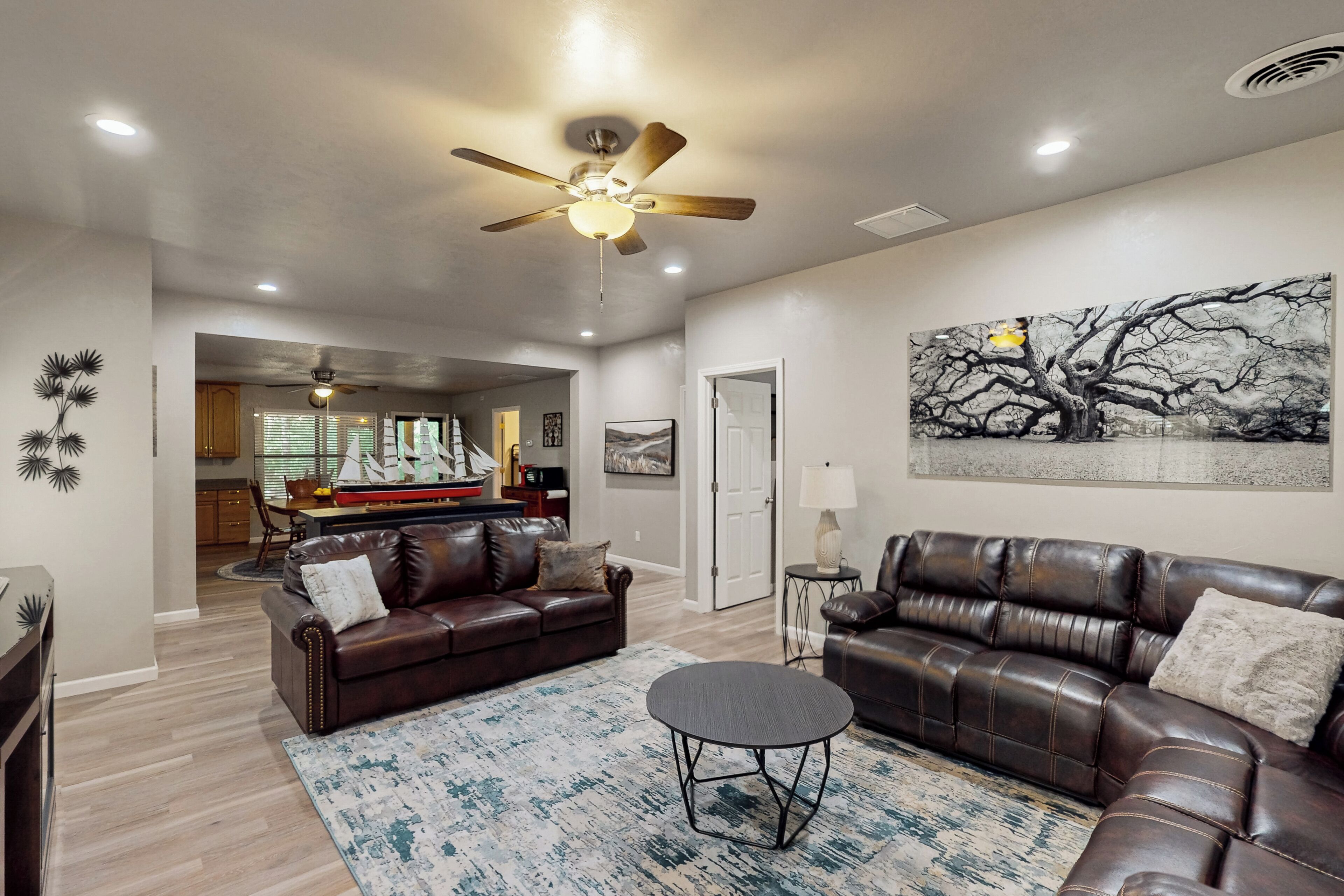 House (2 Bedrooms) | Interior