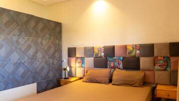 Blackout curtains, soundproofing, iron/ironing board, free WiFi