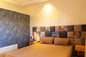 Blackout curtains, soundproofing, iron/ironing board, free WiFi - Bourrouse luxery camp (Bourrous)