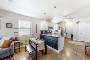 Interior - 2BR Near Lake Eufaula w/ Fire Pit, Grill, & Porch (Eufaula)