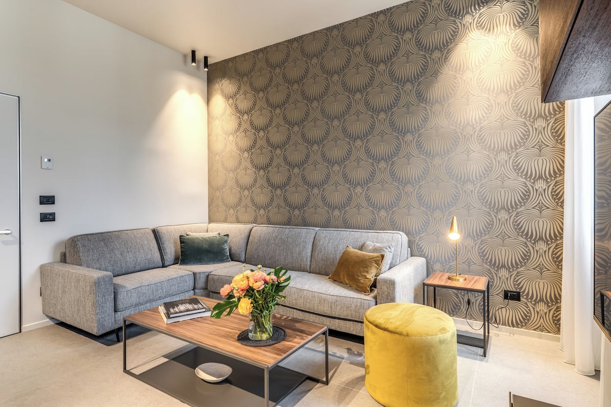 Apartment | Living area | 32-inch Smart TV with digital channels