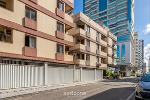 Basic Apartment | Exterior