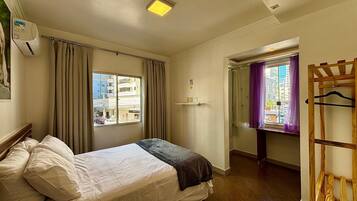 Apartamento básico | 2 quartos, Wi-Fi de cortesia