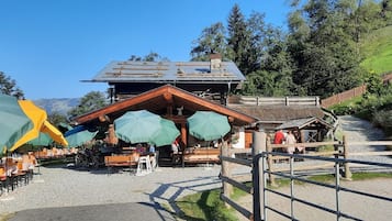 屋外ダイニングエリア