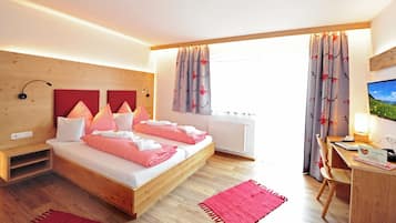 In-room safe, free WiFi, bed sheets