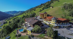 Front of property - Eggerhof mit Panorama Aussicht, inklusive Verwöhnpension und JokerCard (Saalbach)