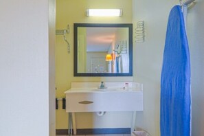 Bathroom - 4 Accommodations of Pet-Friendly Rooms | Perfect for Family | Free Parking (Turner County)