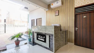 ハウス | フロント