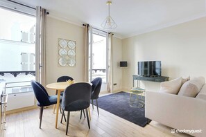 Apartment | Living area - Superb Apartment -2br/6p- Musee D'orsay /louvre (Paris)