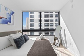 1 bedroom, desk, iron/ironing board, WiFi - 1BR· walk to FIFA Fan Fest ·Pool Deck & Co-Working (Miami)