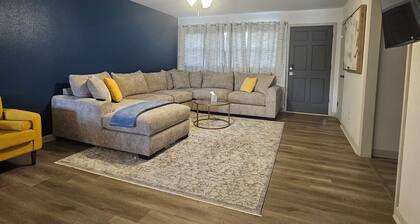 Medical Oasis - 2 Kings, 1 Queen - Work desk