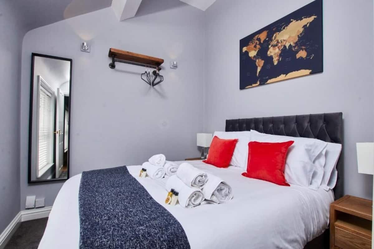 Căn hộ phong cách cổ điển, 2 phòng ngủ, bếp | Bàn ủi/dụng cụ ủi quần áo, truy cập Internet không dây miễn phí