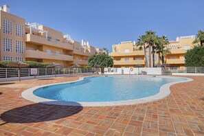 Pool - Apartment 'Royal Cabanas T3' with Shared Pool, Wi-Fi and Air Conditioning (Conceição)