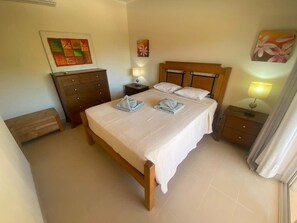 Bügeleisen/Bügelbrett, WLAN, Bettwäsche