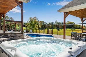 Terrace/patio - Calaboose Retreat- Hot Tub, Outdoor Pool, Pool Table, FirePit, Fireplace (Campton)