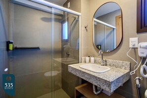 Hair dryer, towels - Studio with sea view steps from Barra Beach (Salvador)