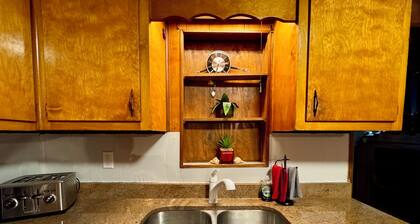 Sweet Home Huntsville-
Charming Single-level, 3-Bdrm House;Quiet Neighborhood