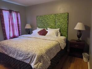 3 slaapkamers, een bureau, een strijkplank/strijkijzer, gratis wifi