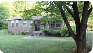 Exterior - Sweet Home Huntsville-
Charming Single-level, 3-Bdrm House;Quiet Neighborhood (Huntsville)