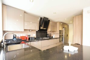 Microwave, oven, stovetop, dishwasher