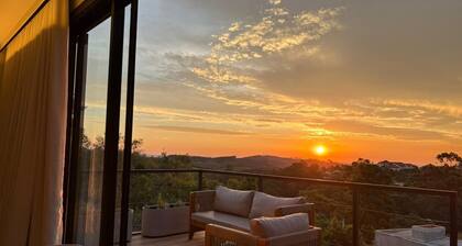 With Jacuzzi - Container da Serra