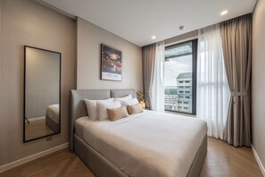 Iron/ironing board, Internet, bed sheets - Lumiere Thao Dien, Family Friendly, Near Metro (Thành phố Hồ Chí Minh)