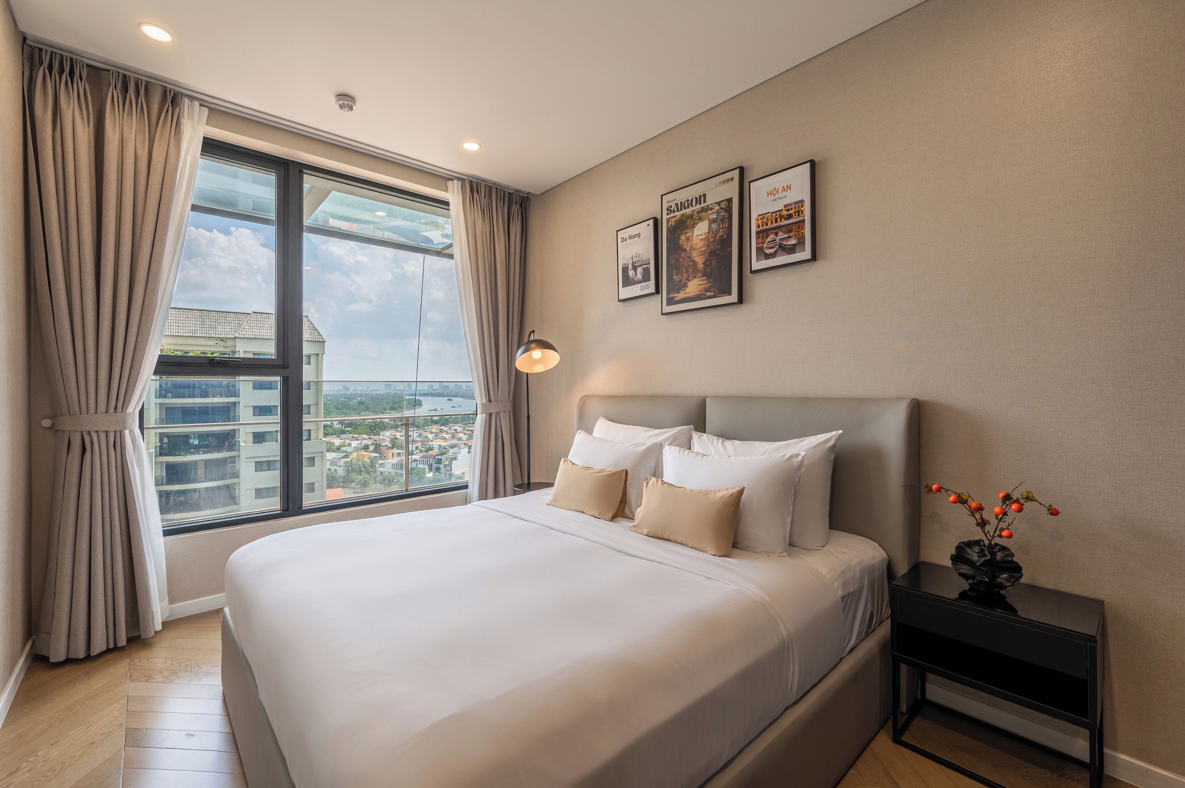 Strykejern/-brett, internettilgang og sengetøy