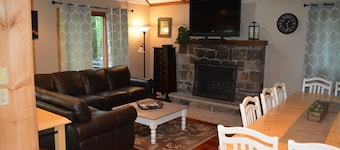 Spacious Lake Harmony Rental With Hot Tub, Pool Table, Custom Bar And Much More!