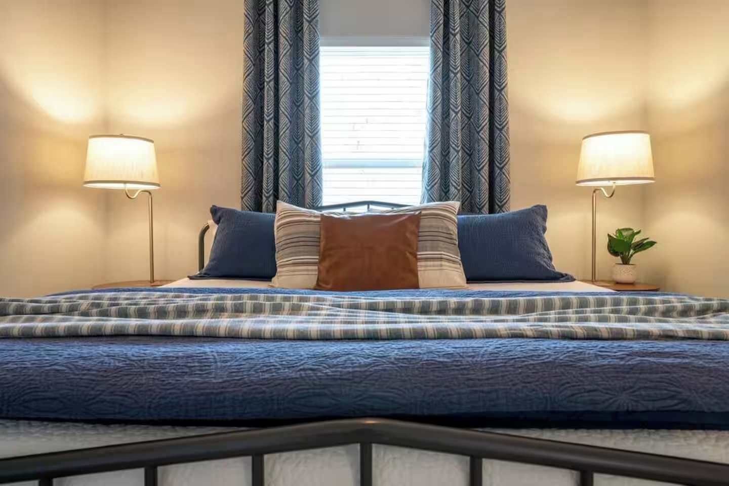 3 makuuhuonetta, silitysrauta/-lauta, Wi-Fi, vuodevaatteet