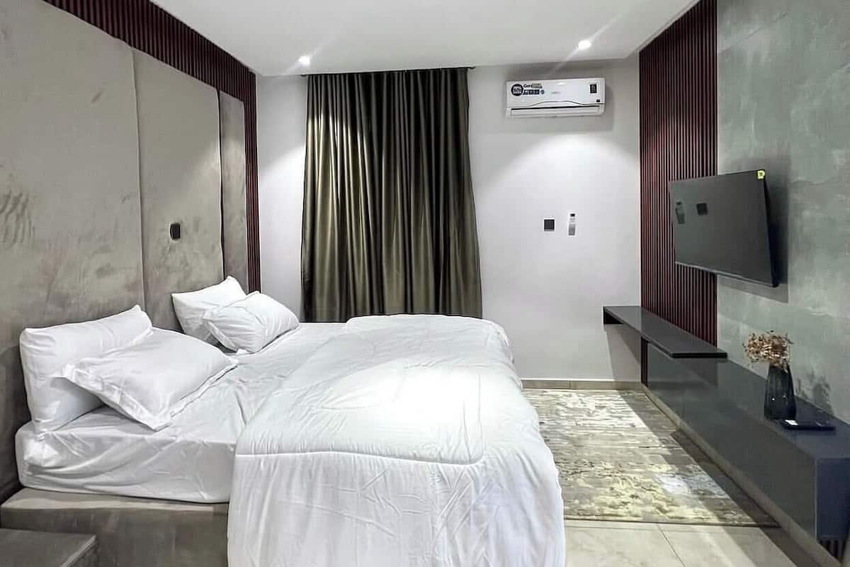 Deluxe-værelse - balkon - byudsigt | Skrivebord, arbejdsområde til bærbare computere, mørklægningsgardiner