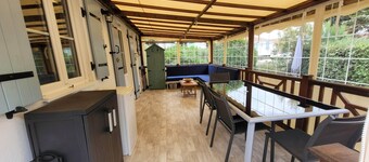 Chalet in private residential park with WIFI, heated indoor swimming pool