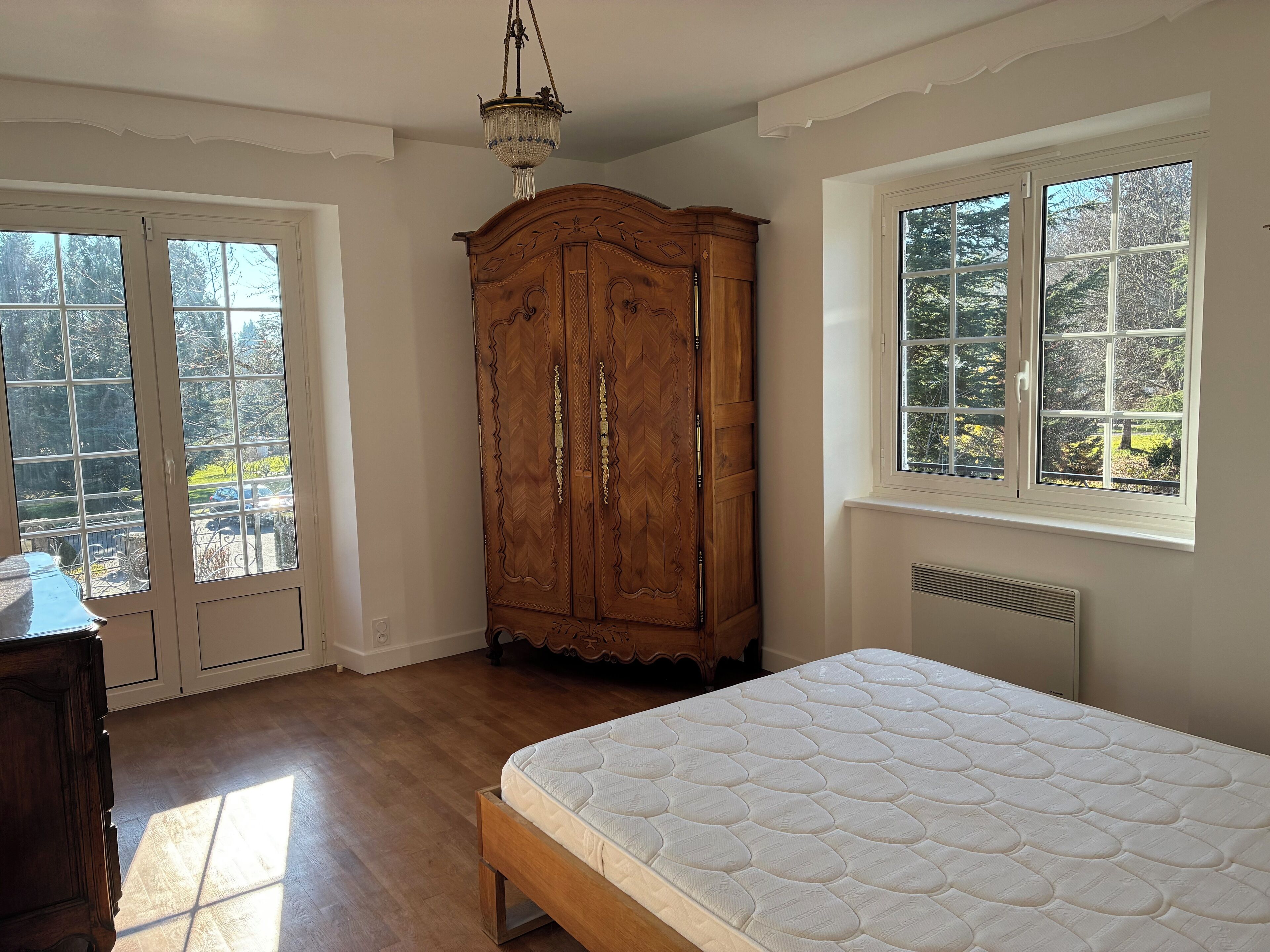 Iron/ironing board, free WiFi