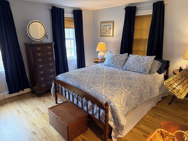 3 chambres, fer et planche à repasser, Wi-Fi, draps fournis