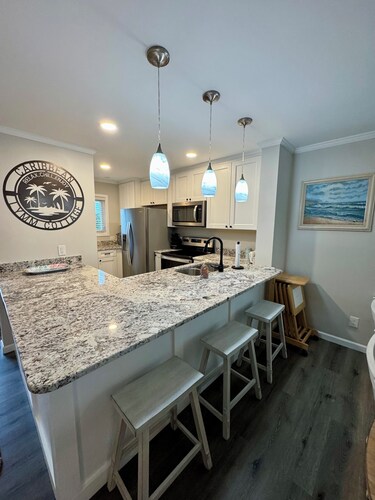 Peaceful Carolina Beach Escape - First‑Floor, Gated, Steps to Beach & Yacht Club