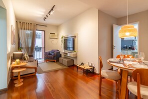 TV - Near Rodrigo de Freitas Lagoon | PC308 (Rio de Janeiro)