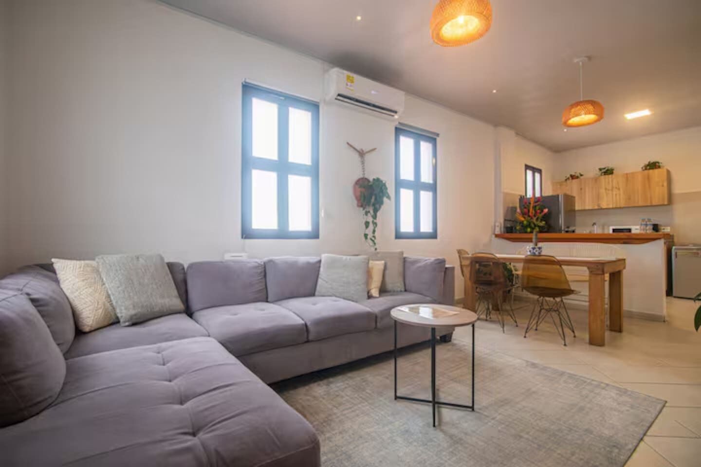 Télévision, chaîne hi-fi