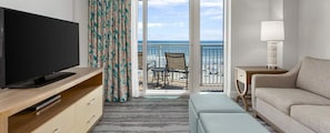 Living area - Cozy 1-bedroom condo in amazing North Myrtle Beach with AC (North Myrtle Beach)