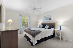 3 bedrooms, iron/ironing board, Internet, bed sheets - Designer 3B/2B in the Village of Woodbury (The Villages)