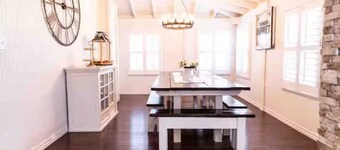 Farmhouse sleeps 25, Heated Pool, close to IH35 Schertz Tx