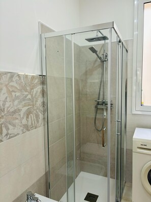 Shower, hair dryer, bidet, towels - As at home (Sicilia)