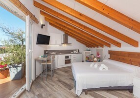 Apartamento estándar, vistas a la ciudad | Tabla de planchar con plancha y wifi gratis