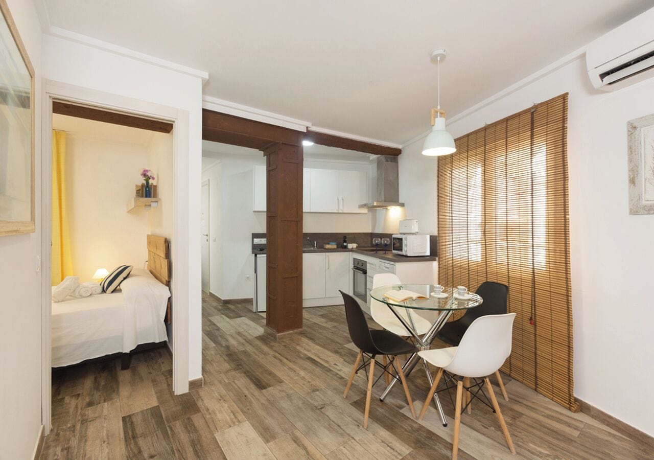 Căn hộ tiện nghi đơn giản, quang cảnh thành phố | Bếp riêng