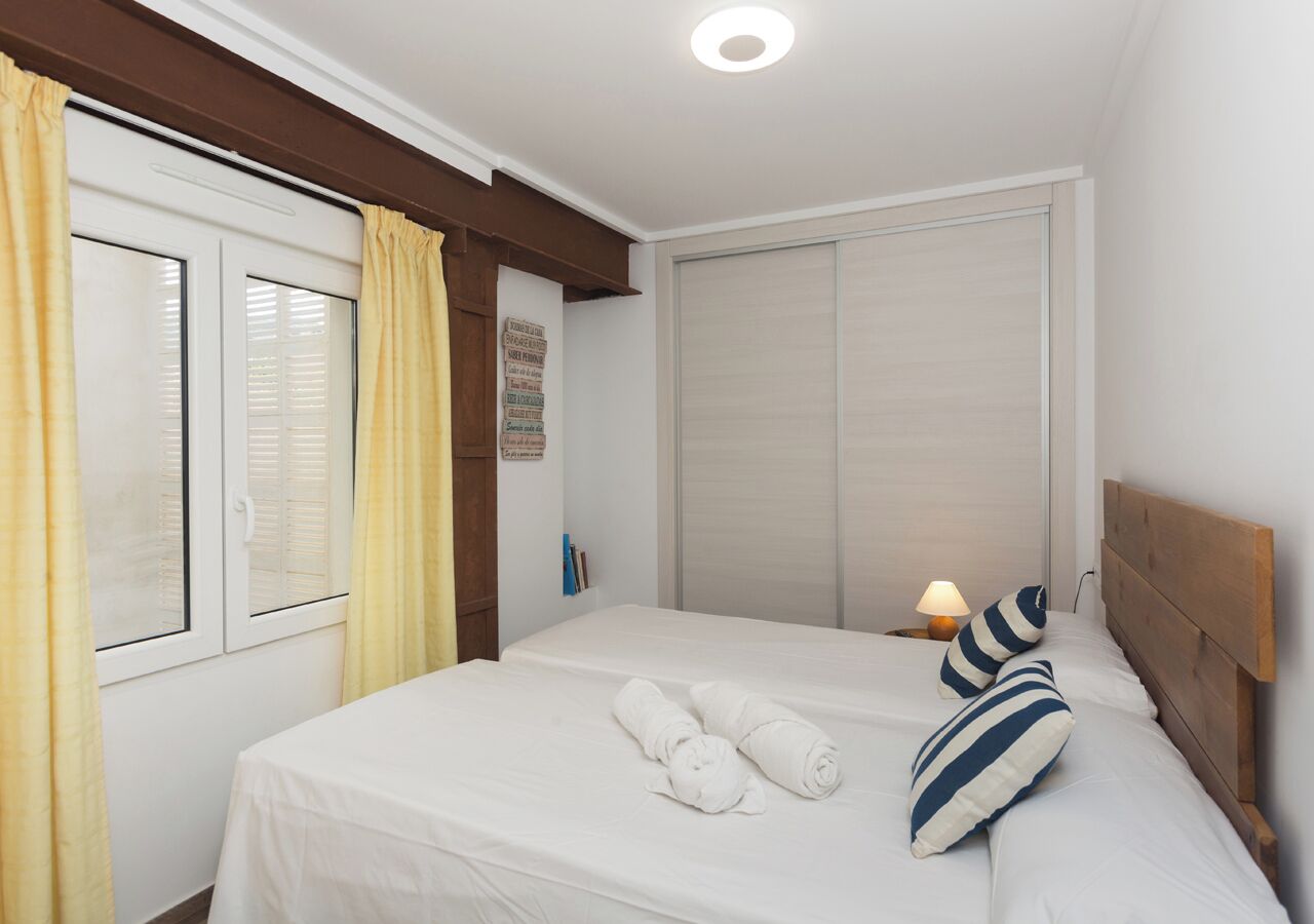 Lägenhet Standard - balkong - utsikt mot staden | Strykjärn/strykbräda och gratis wi-fi